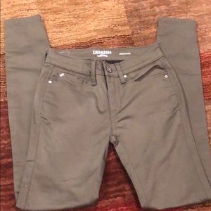 Denizen Levi’s green pants women’s Jeggings